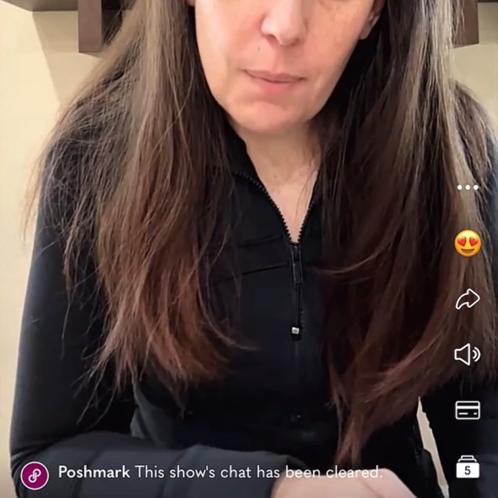 Nicole State Deletes Comments and Blocks Buyers Who Ask Questions - Picture 3 of 10
